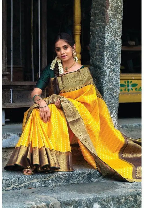 Yellow_Embellished_Banarasi_Jacquard_Saree_(Yellow)